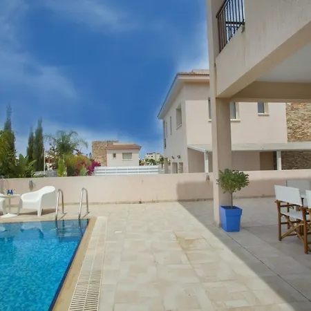 Villa Michelle 2 Minutes From The Beach Pernera 109 Protaras