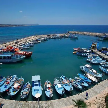 Michelle 2 Minutes From The Beach Pernera 109 פרוטאראס